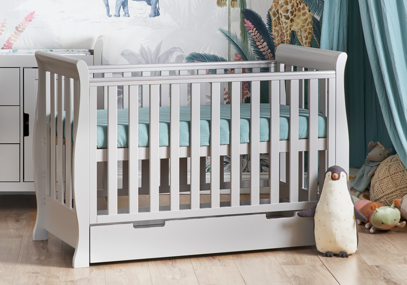 grey cot